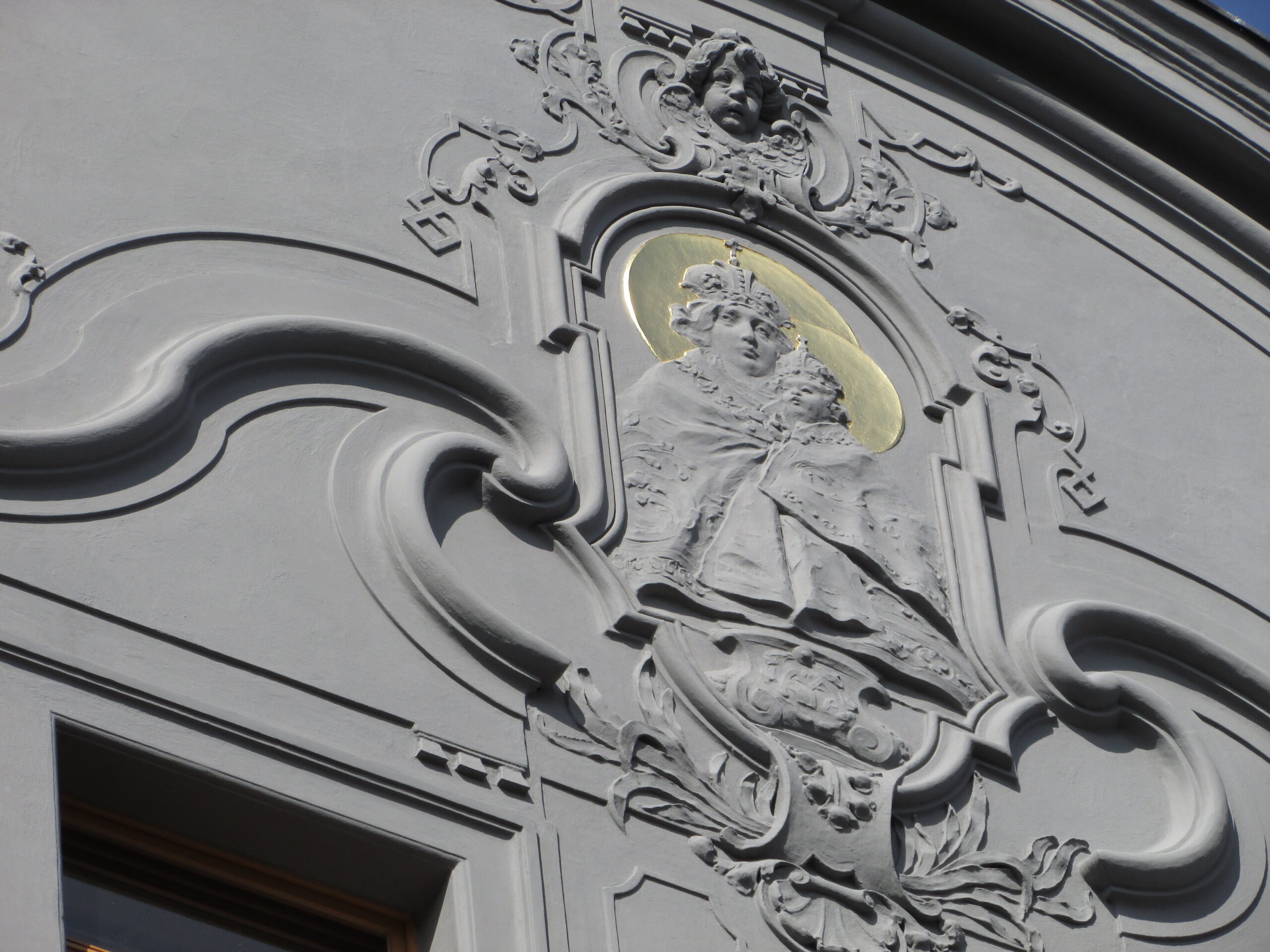 Detail fasády Dlouhá 17, Praha